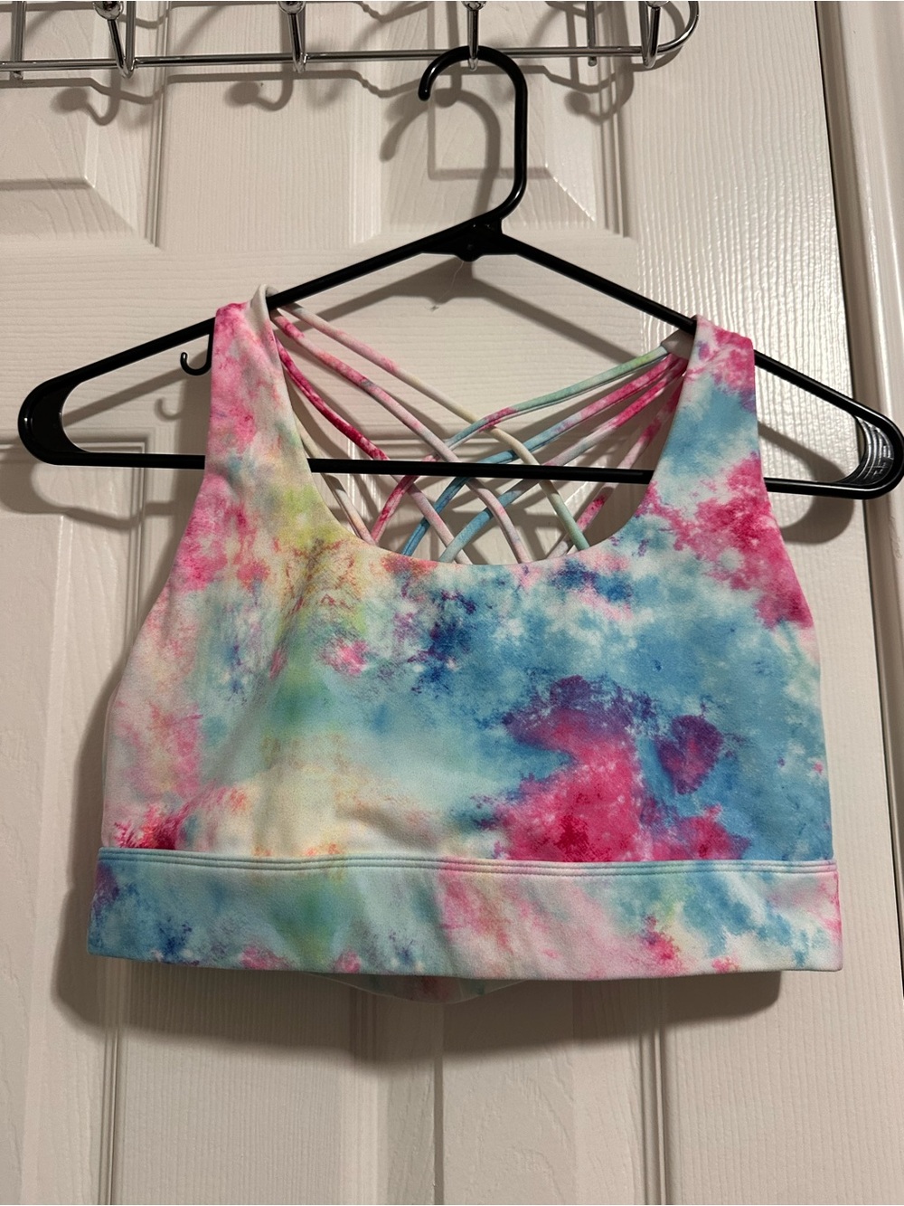 Curves N Combat boots Essential strappy sports bra tie-dye